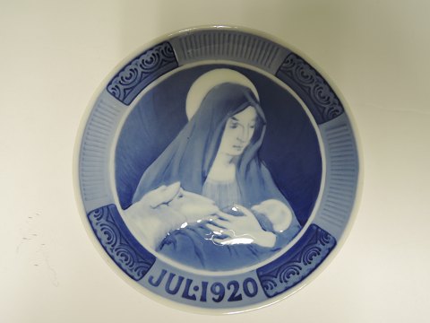 Royal Copenhagen
Christmas Plate 1920