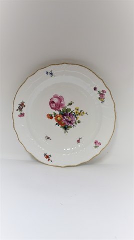 Royal Copenhagen. Saxon flower. Round serving plate. Model 4-1563. Diameter 33 
cm. Produced before 1890. (1 quality)