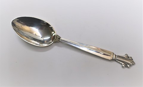 Georg Jensen. Dronning. Dessertske. Sterling (925). Længde 17,5 cm.