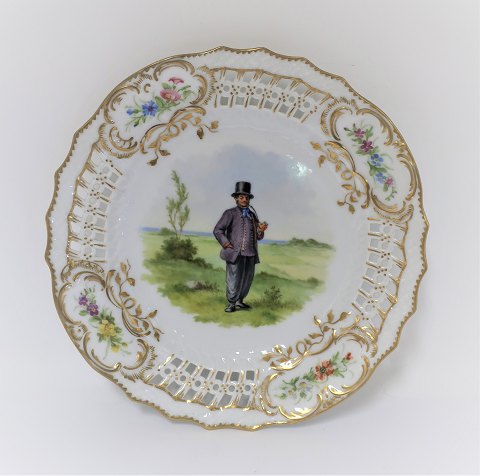 Royal Copenhagen. Plate with open-work border. Diameter 19 cm. Motiv; Farmer 
from Amager. Produced before 1923.