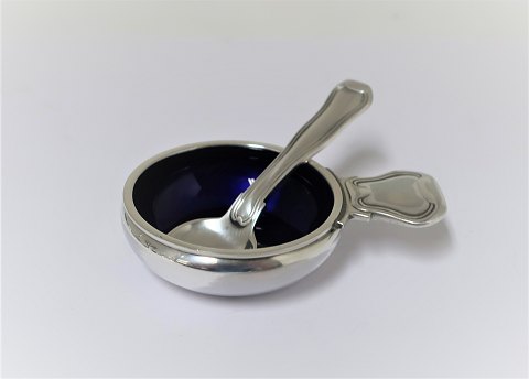 Georg Jensen. Old danish, salt cellar with blue enamel and salt spoon. Sterling 
(925).