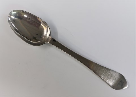 Andreas Borris, København. Sølv (830) rottehaleske fra 1748. Længde 20,5 cm.