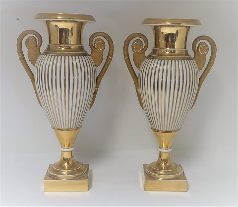 Royal Copenhagen. 2 decorative vases with handles. Model 740/8627. Height 31 cm. 
(2. quality)