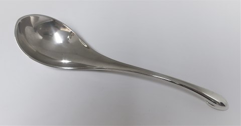 Karl Gustav Hansen. Hans Hansen. Silberbesteck (925). Servierlöffel. Länge 
17,5cm.