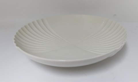 Royal Copenhagen. Blanc de Chine porcelænsskål. Model 3420. Diameter 20,5 cm (2 
sortering)