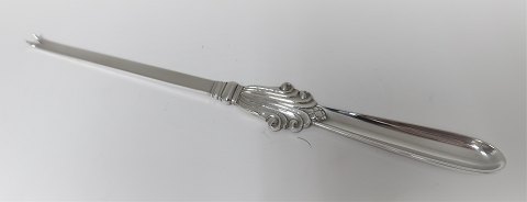 Georg Jensen. Dronning. Hummergaffel. Sterling (925). Længde 18,5 cm.