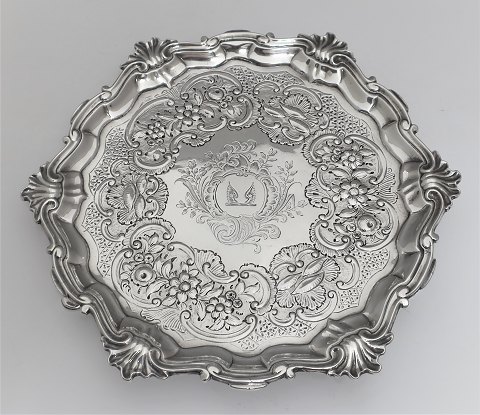 English Salver. Sterling (925). London, Produced 1769. Diameter 22 cm.