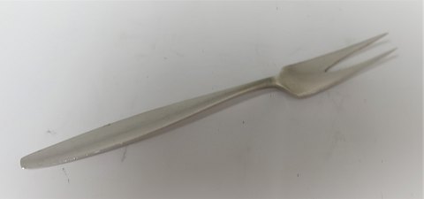 Georg Jensen. Silberbesteck (925). Cypres. Kleine Aufschnittgabel. Länge 11,4 
cm.