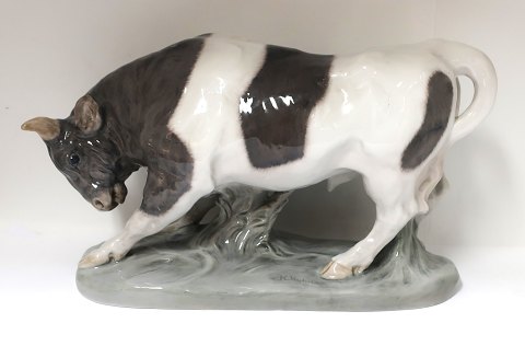 Royal Copenhagen. Bull. Model 1195. Length 36 cm. (2 quality)