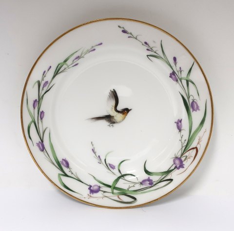 Königliches Kopenhagen. Speiseteller mit Vogelmotiv. Durchmesser 23 cm. 
Produziert ca. 1850. (1 Wahl)