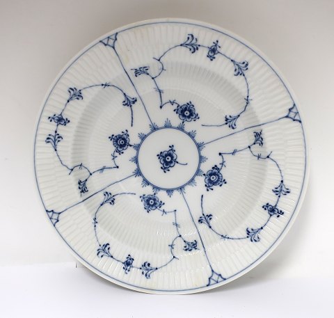 Royal Copenhagen. Blue fluted, plain. Deep plate. Model 165. Diameter 25 cm. (1 
quality)