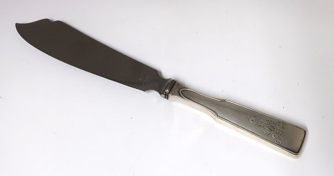 Hans Hansen. Silberbesteck (830). Arvesölv Nr. 2. Kuchenmesser. Länge 27,5 cm. 
Produziert 1931.