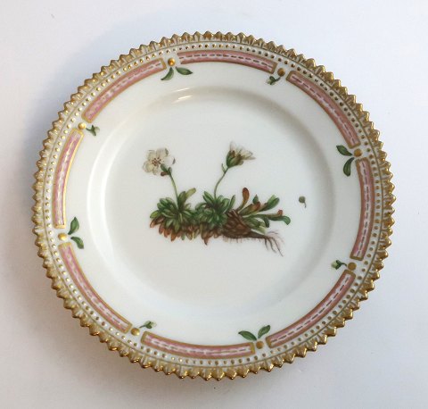Royal Copenhagen, Flora Danica. Kage tallerken. Design #3552. Diameter 14 cm. (1 
sortering). Diapensia lapponica L