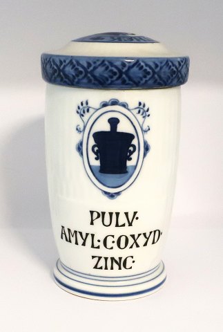 Royal Copenhagen. Apoteker krukke. H. C. Ørsteds Apothek. Pulv. Amyl. C. Oxyd. 
Zinc. Højde 22 cm. Produceret før 1923. (1 sortering)