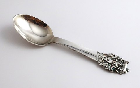 H. C. Andersen Abenteurlöffel. Silberbesteck. Die neuen Kleider des Kaisers. 
Silber (830). Länge 15 cm.