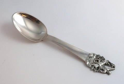 H. C. Andersen Abenteur Löffel. Silberbesteck. Tölpel-Hans. Silber (830). Länge 
15 cm.