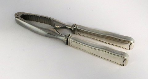 Georg Jensen. Silberbesteck (925). Dobbeltriflet. Nussknacker. Länge 17 cm.