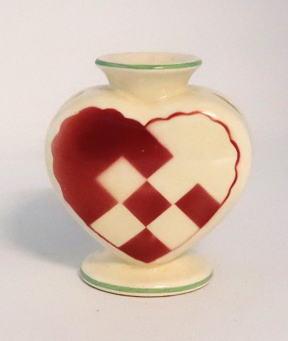 Aluminia Herz rot. Höhe 7,5 cm.