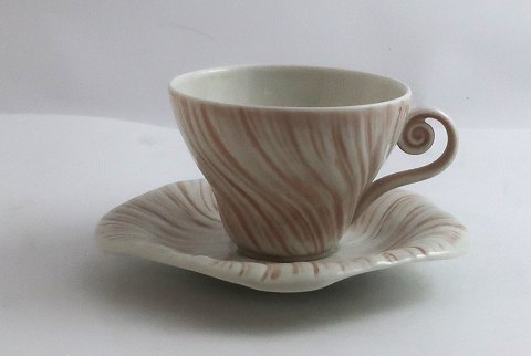 Königliches Kopenhagen. Rosa Muschel. Design Arje Griegst. Kaffeetasse. Modell 
14179. (1 Wahl).