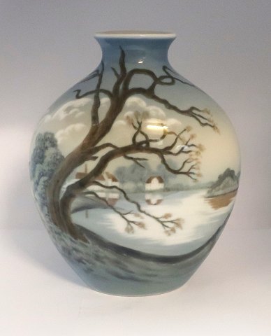 Bing & Gröndahl. Vase. Modell 740-5507. Höhe 29 cm. (3 Wahl)