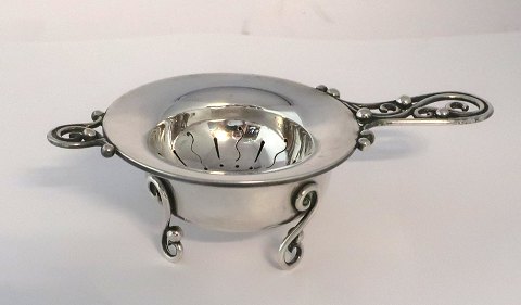 S. Chr. Fogh, Kopenhagen (SCF). Tesi mit Untertasse aus Sterlingsilber (925). Länge 13,7 cm.