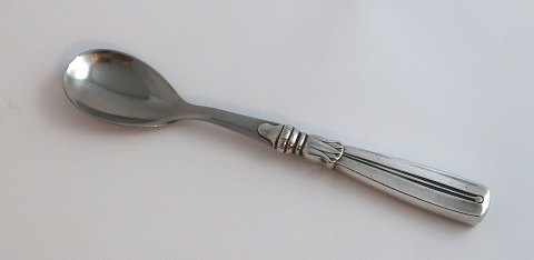 Lotus. Silber mit stahl (830). Eierlöffel. Länge 12,5 cm.