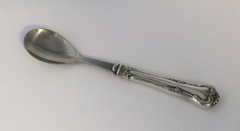 Cohr. Herregaard. Æggeske med sølvskaft (830). Længde 12,6 cm.