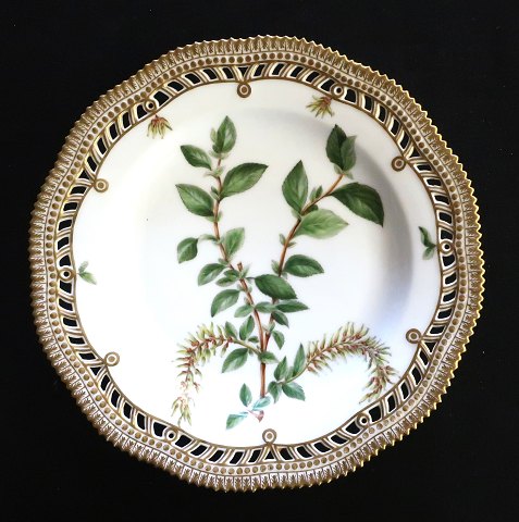 Royal CopenhagenFlora DanicaTeller# 3553