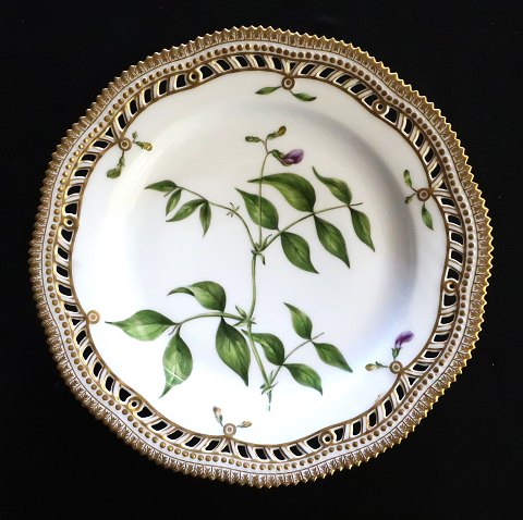 Royal CopenhagenFlora DanicaTeller# 3553