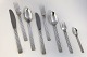 Georg Jensen. Sølvbestik (925). Bernadotte. Til 12 personer. bestående af 
middagskniv, middagsgafler, middagsskeer, frokostknive, frokostgafler, 
dessertskeer, kagegafler og kaffeskeer. Ialt 96 dele.
