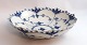 Royal Copenhagen. Musselmalet helblonde. Rund skål. Model 1018. Højde 6 cm. 
Diameter 21 cm. (2 sortering)