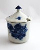 Royal Copenhagen. Blå blomst, kantet. Sennepskrukke. Model 8566. Højde  6 cm. (2 
sortering)