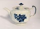 Royal Copenhagen. Blå blomst, kantet. Tekande. Model 8503. Højde 15,5 cm. (2 
sortering)