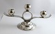 C. F. Heise. Sterling (925). 3-armiger Kerzenleuchter. Höhe 12,5 cm. Länge 25 
cm. Hergestellt 1938.