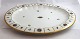 Royal Copenhagen. Henriette. Stort ovalt serveringsfad. Model 444-8540. Længde 
41,5 cm. Bredde 34 cm. (1 sortering).