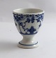 Royal Copenhagen. Musselmalet, halvblonde. Æggebæger. Model 542. Højde 6 cm. (1 
sortering).