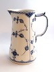 Royal Copenhagen. Musselmalet, halvblonde. Mælkekande. Model 697. Højde 18,2 cm. 
(2 sortering). Produceret før 1923