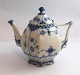 Royal Copenhagen. Musselmalet, Helblonde. Tekande. Model 1117. Højde 16 cm. (1 
sortering).