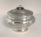Benny Larsen, kbh (Benny L). Sterling sølv bonbonniere (925). Længde 15 cm. 
Højde 13 cm. Produceret 1947