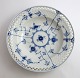 Bing & Grøndahl. Blåmalet. Dyb tallerken med blondekant. Model 323.6 . Diameter 
21,5 cm. (1 sortering).