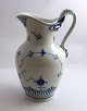 Bing & Grøndahl. Blåmalet. Vandkande. Model 444. Højde 23 cm. (1 sortering)