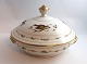 Royal Copenhagen. Rundt lågfad med fuglemotiv. Diameter 23 cm. Højde 15 cm. 
Produceret ca. 1850. (1  sortering)