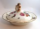 Royal Copenhagen. Saksisk blomst. Rundt lågfad. Højde 17 cm. Diameter 28 cm. 
Produceret før 1890. (1 sortering)