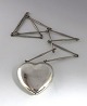Georg Jensen. Halskæde med stort sølvhjerte (925). Model 126. Mål 6,5 *6,5 cm. 
Kæden er 80 cm.