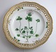 Royal Copenhagen. Flora Danica tallerken med gennemskåret bort. Diameter 25 cm. 
Model 3553. ( 1 sortering ). Lamium intermedium Fr