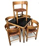 Vintage Mogens Lassen Eckstühle mit passendem Tisch.Weitere Stühle und Tische verfügbar.Preis:Stühle 3000 SEKTische 5000 SEKLieferung:Jütland/Fünen 500 SEK (monatlich)Neuseeland 300 SEK (wöchentlich)