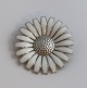 Georg Jensen. Daisy brosche aus Sterlingsilber (925). Durchmesser 4,2 cm